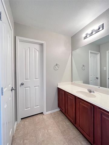 Building Photo - 3104 Kennedy Dr