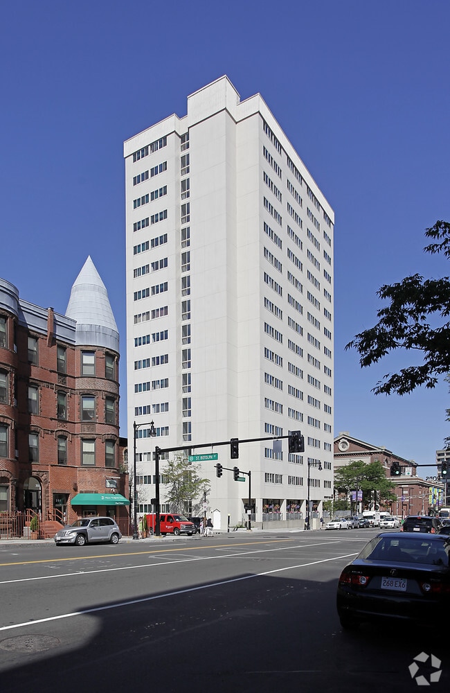 Primary Photo - Symphony Plaza West