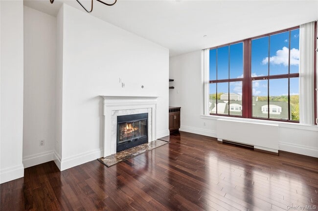 Building Photo - 1 Scarsdale Rd