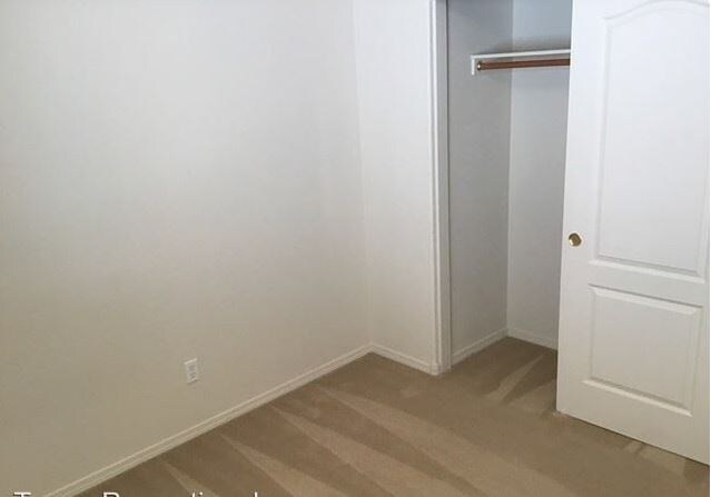 Building Photo - 2043 Violeta Way SE
