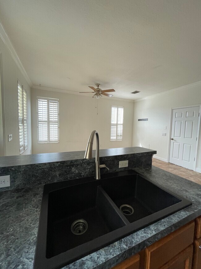 Building Photo - 122 Key Haven Ct