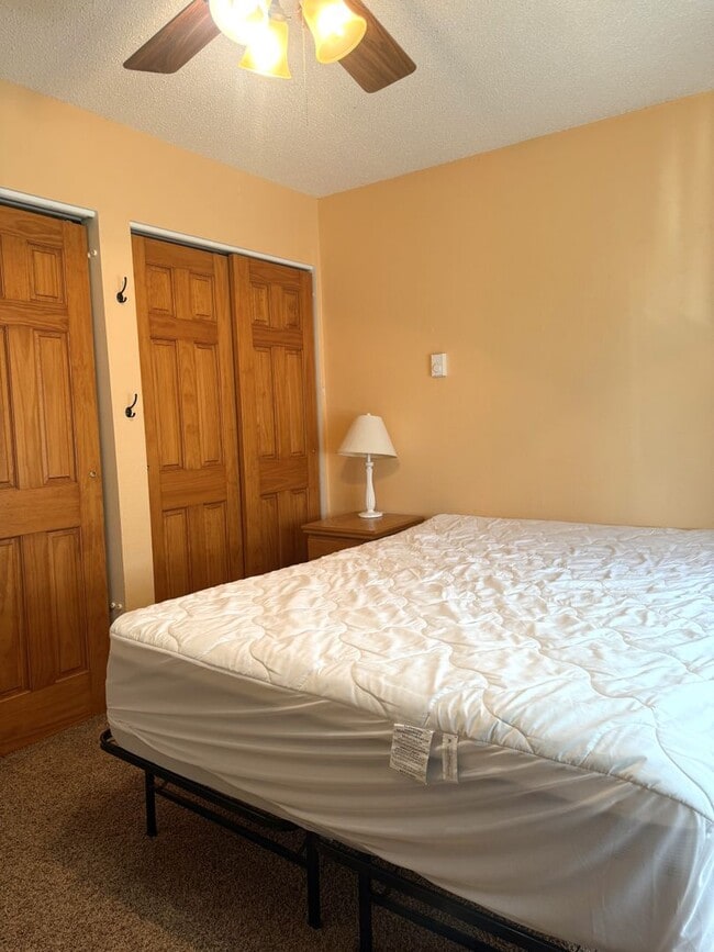Building Photo - For Rent: Cozy 2 Bed / 2 Bath Furnished Ho...