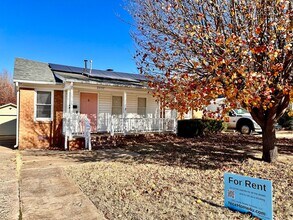 Building Photo - For Rent – Charming NW OKC Home with Solar Panels & Huge Backyard - Move in Deposit-Free (If Qual...