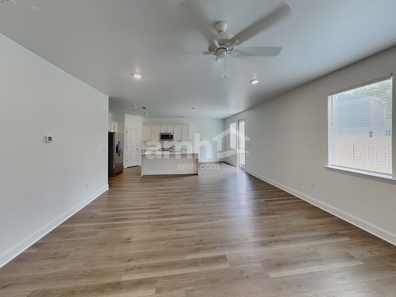 Building Photo - 945 Carnelian Ln