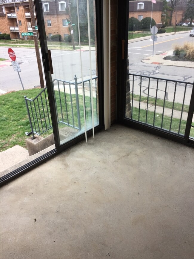 Building Photo - 3172 Mozart Ave