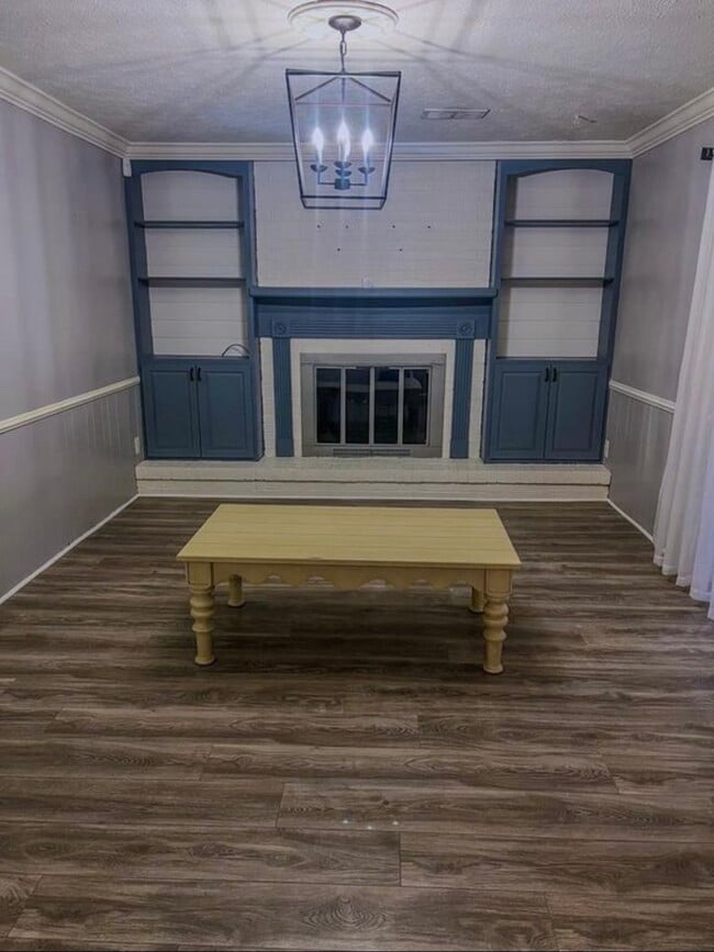 Primary Photo - 130 Huntington Pl