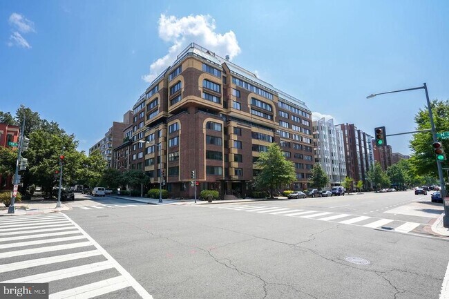 Building Photo - 1245 13th St NW