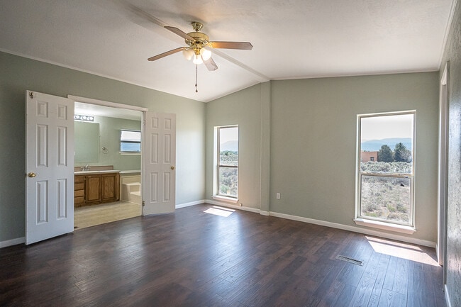 Building Photo - 49 Las Tusas Rd