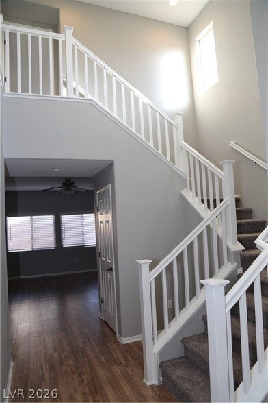 Building Photo - 10642 Cave Ridge St