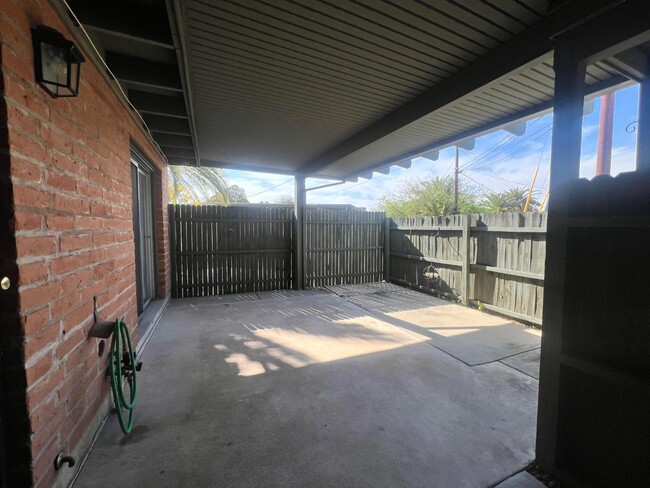 Building Photo - 4409 E Brott St