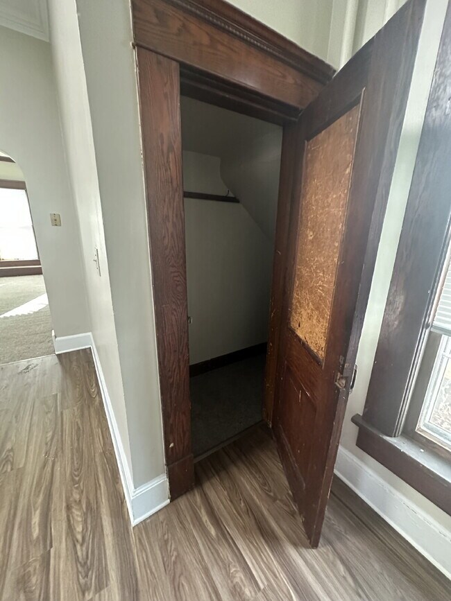 Building Photo - 747 Parker Ave