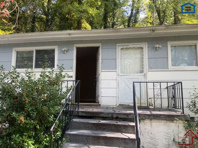 Primary Photo - 304 Tunnel Blvd