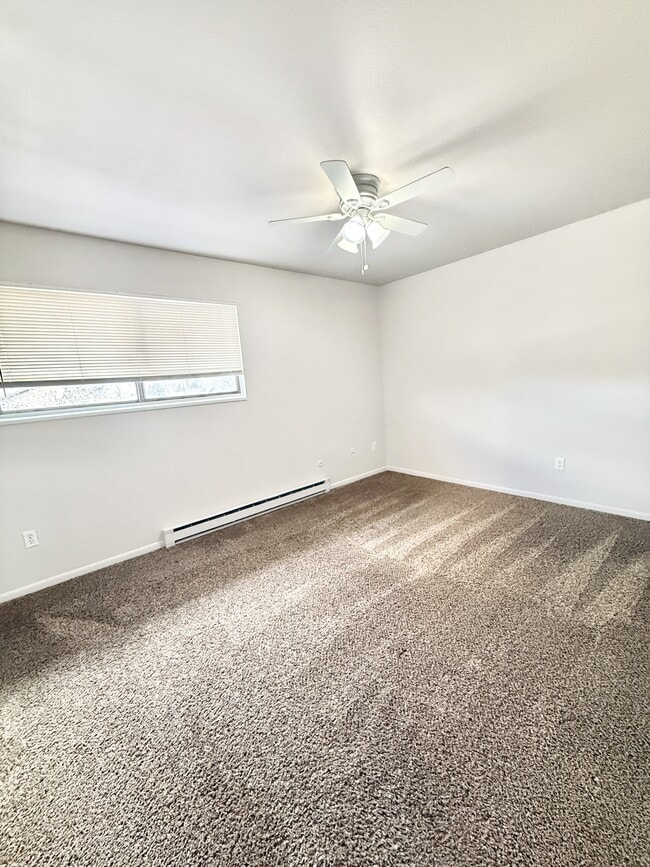 Building Photo - 3101 Azalea Dr