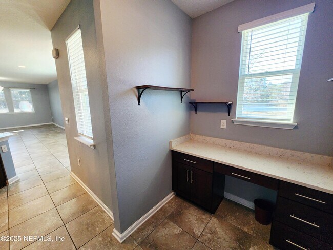 Building Photo - 99 Bush Pl