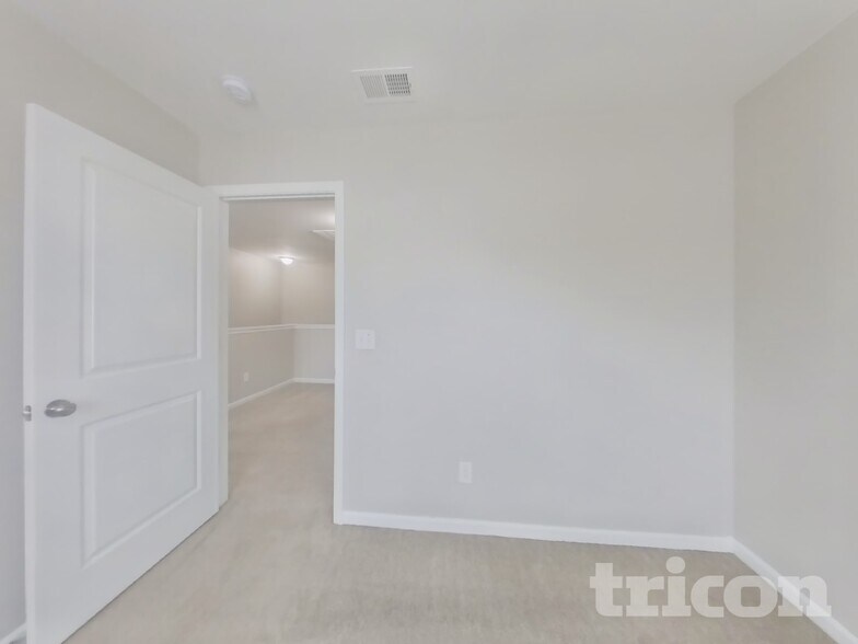 Building Photo - 501 Eastfair Dr