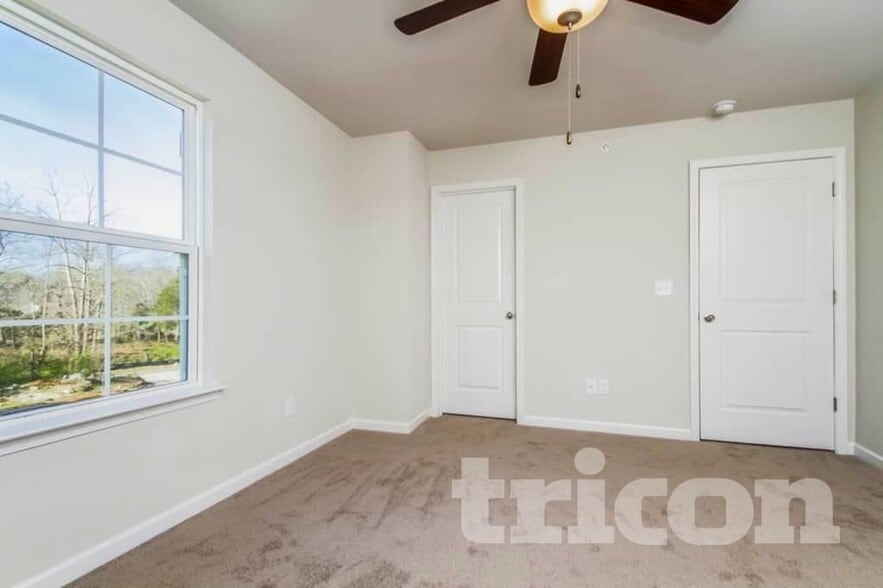 Building Photo - 512 Hickory Leaf Ct