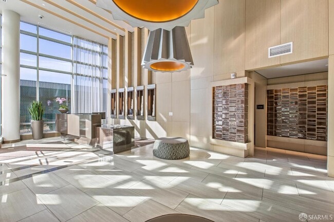 Building Photo - 708 Long Bridge St