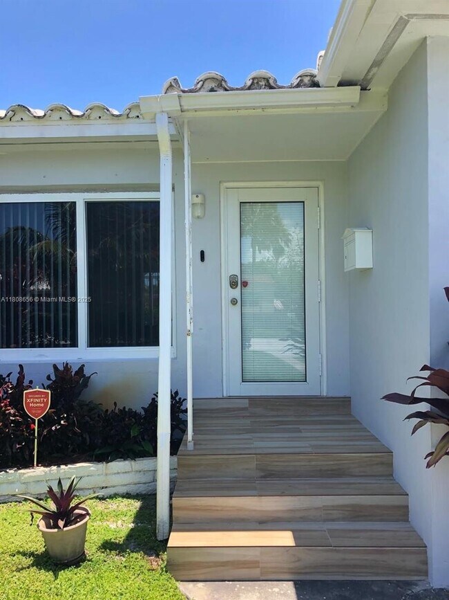 Building Photo - 1538 Funston St