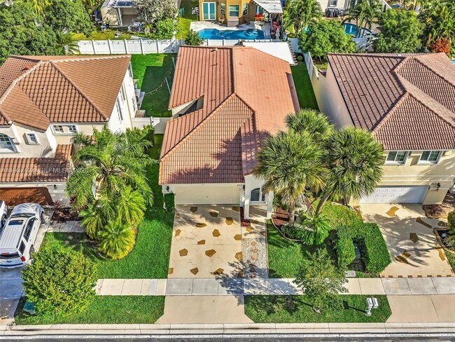 Building Photo - 357 NW 154 Ave