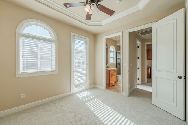 Building Photo - Luxury Detached Townhome in Redondo Beach