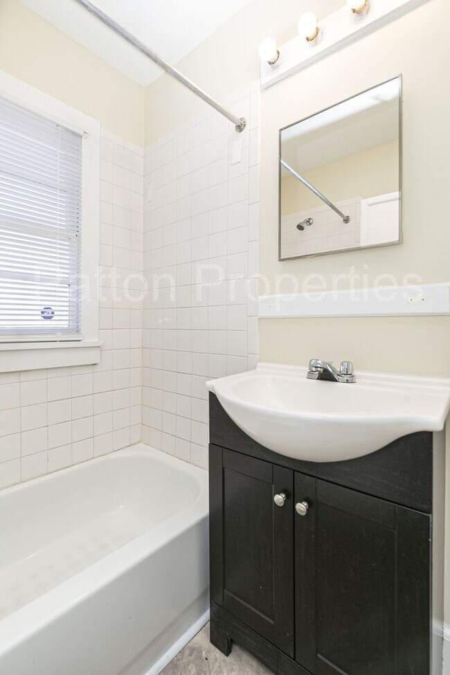 Building Photo - 4622-4624 Arlington Street - Inside CoC - R09216-08-01