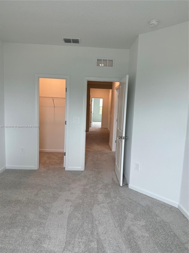 Building Photo - 512 Hart Ln