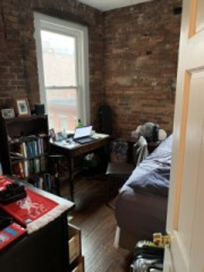 Building Photo - North End - 2 bedroom apartment - 9/1