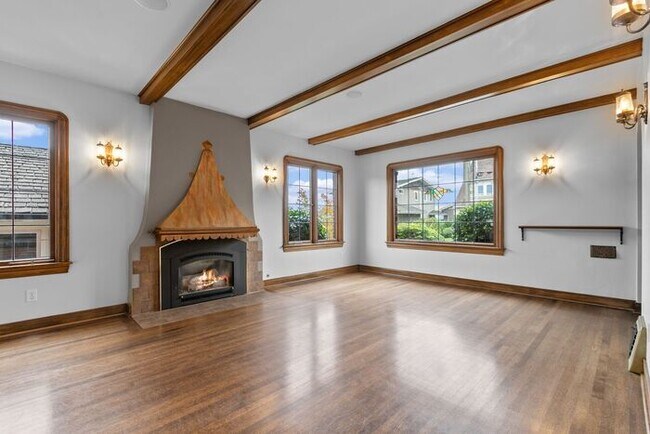 Building Photo - Stunning Air Conditioned 1931 Tudor in Coveted Admiral w/ Views
