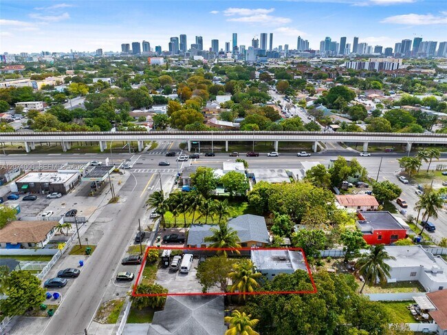 Building Photo - 1236 NW 28th St
