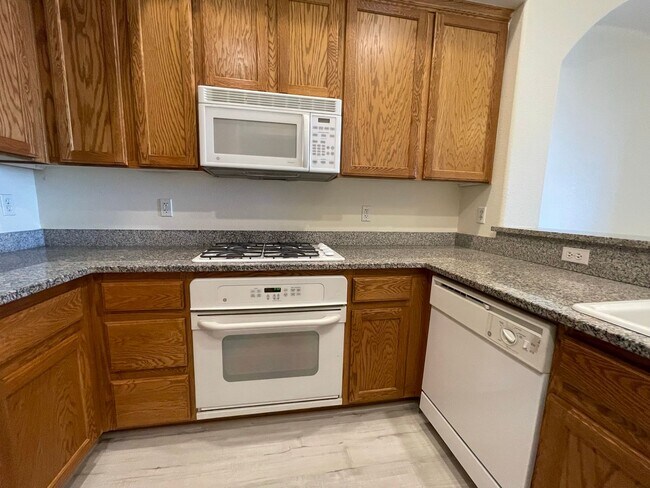 Building Photo - Coming Soon-2 Bedroom Unit in Manhattan Guard Gated Community!