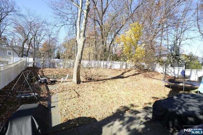 Building Photo - 38-41 Taylor