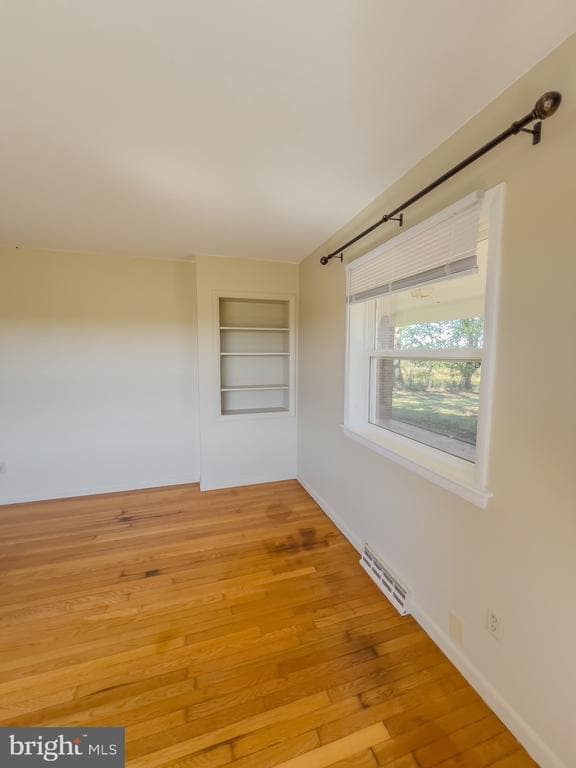 Building Photo - 6470 Rose Hill Dr