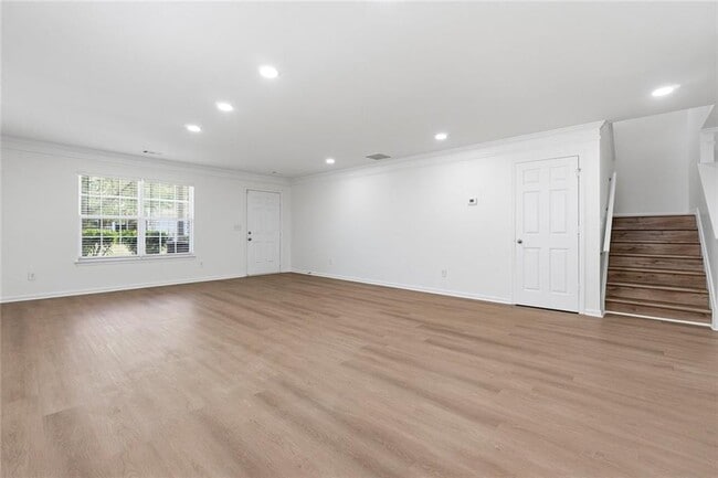 Building Photo - 3050 Centerglen Ln