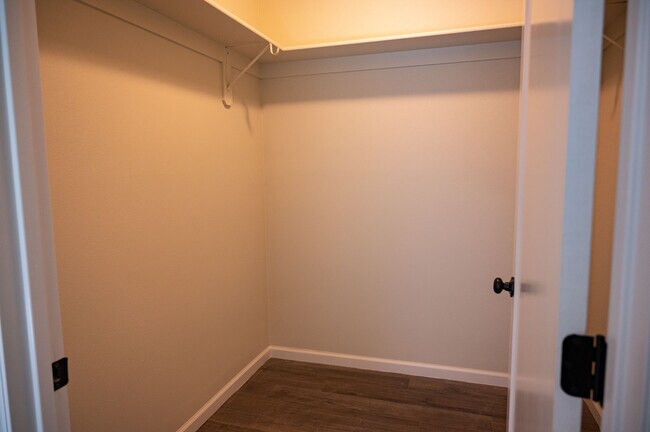 Building Photo - 8542 Spring Creek Ln