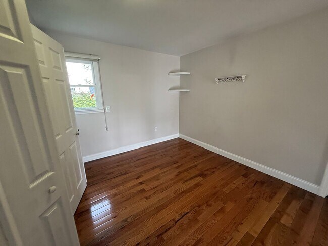 Building Photo - 109 Adirondack Dr