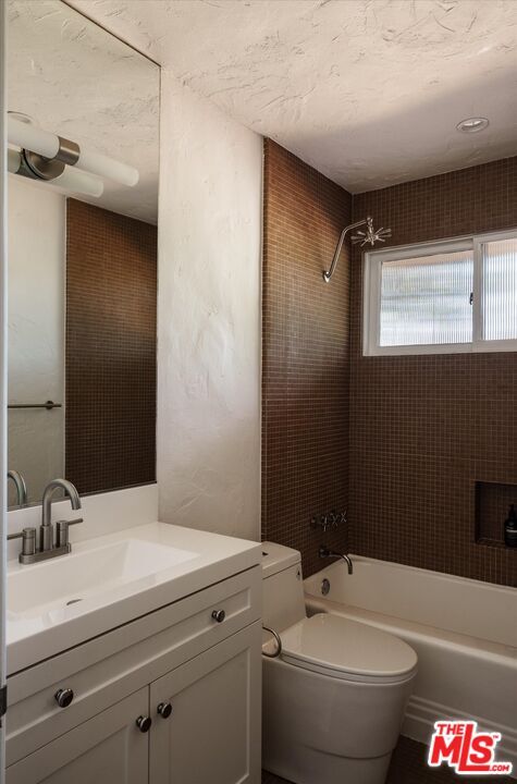 Building Photo - 5637 Spreading Oak Dr