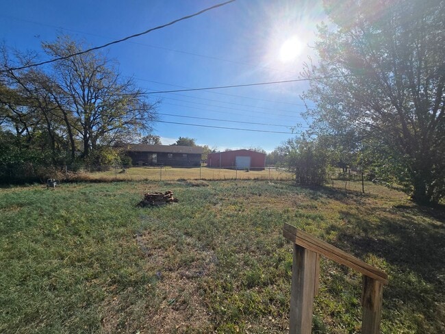 Building Photo - 2 bed, 1 bath in Shawnee, OK!