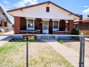 Building Photo - 618 N Estrella St