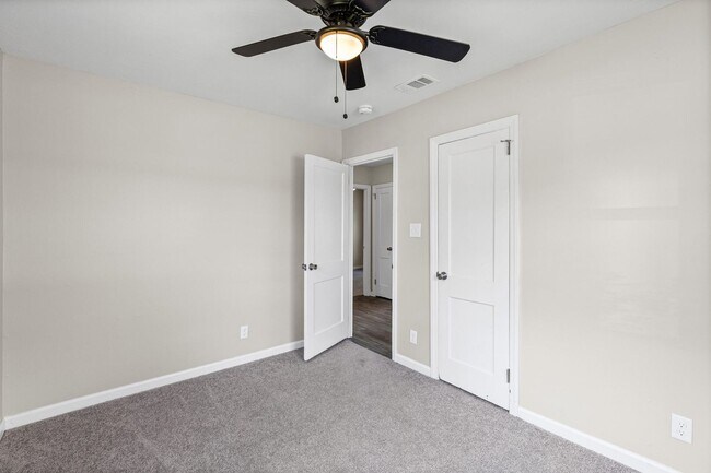 Building Photo - 1831 Catalina Dr