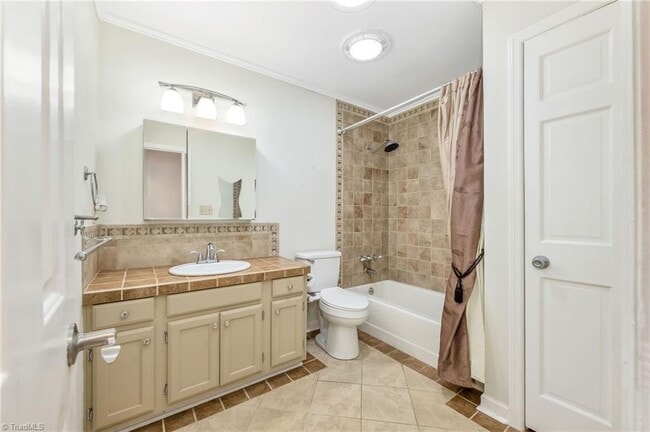 Building Photo - 182 Woodburn Pl