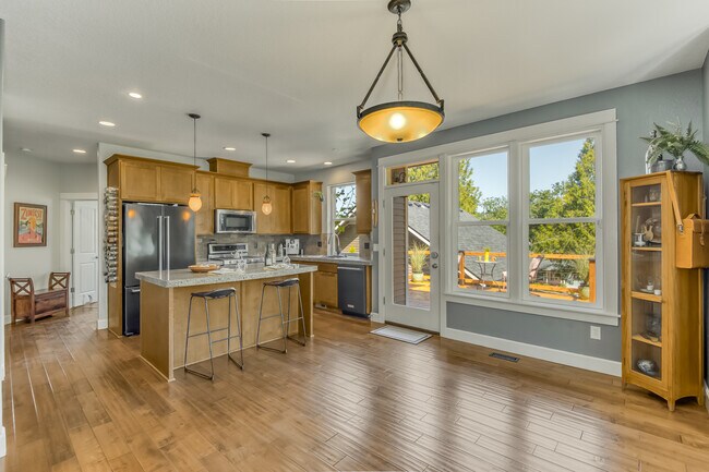 MAIN HOUSE - KITCHEN - 421 5th Ave