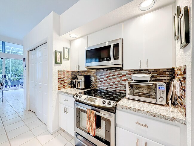 Building Photo - 11853 Fountainside Cir