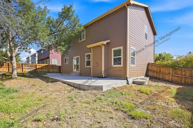 Building Photo - 13937 Ivy St