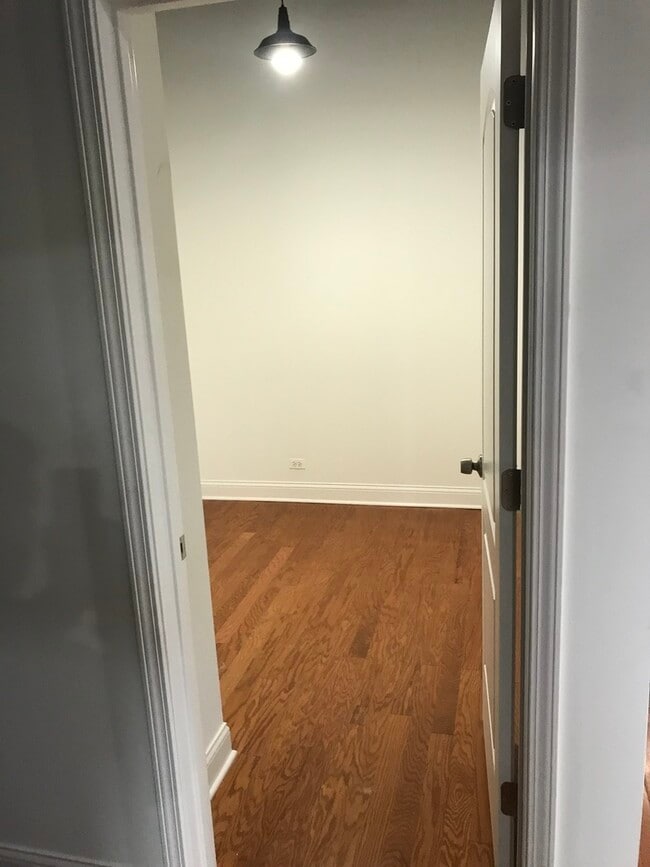 Building Photo - 3436 S Western Ave