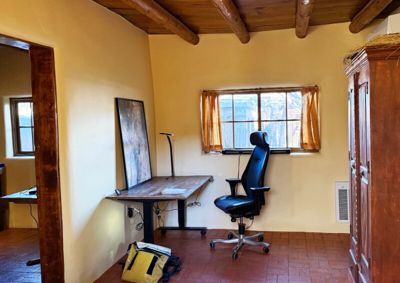 Building Photo - 824 Canyon Rd