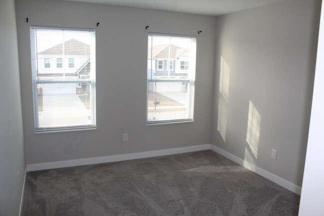 Building Photo - Spacious 5 BR Home in Avon Schools!