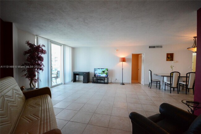 Building Photo - 3801 S Ocean Dr