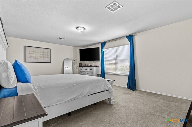 Building Photo - 202 W Gemini Ln