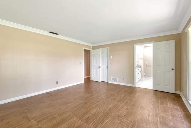 Building Photo - 119 Rio Pinar Dr