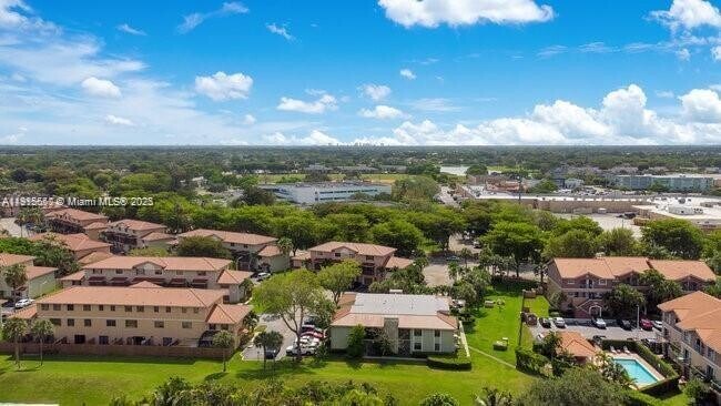 Building Photo - 9912 Hammocks Blvd